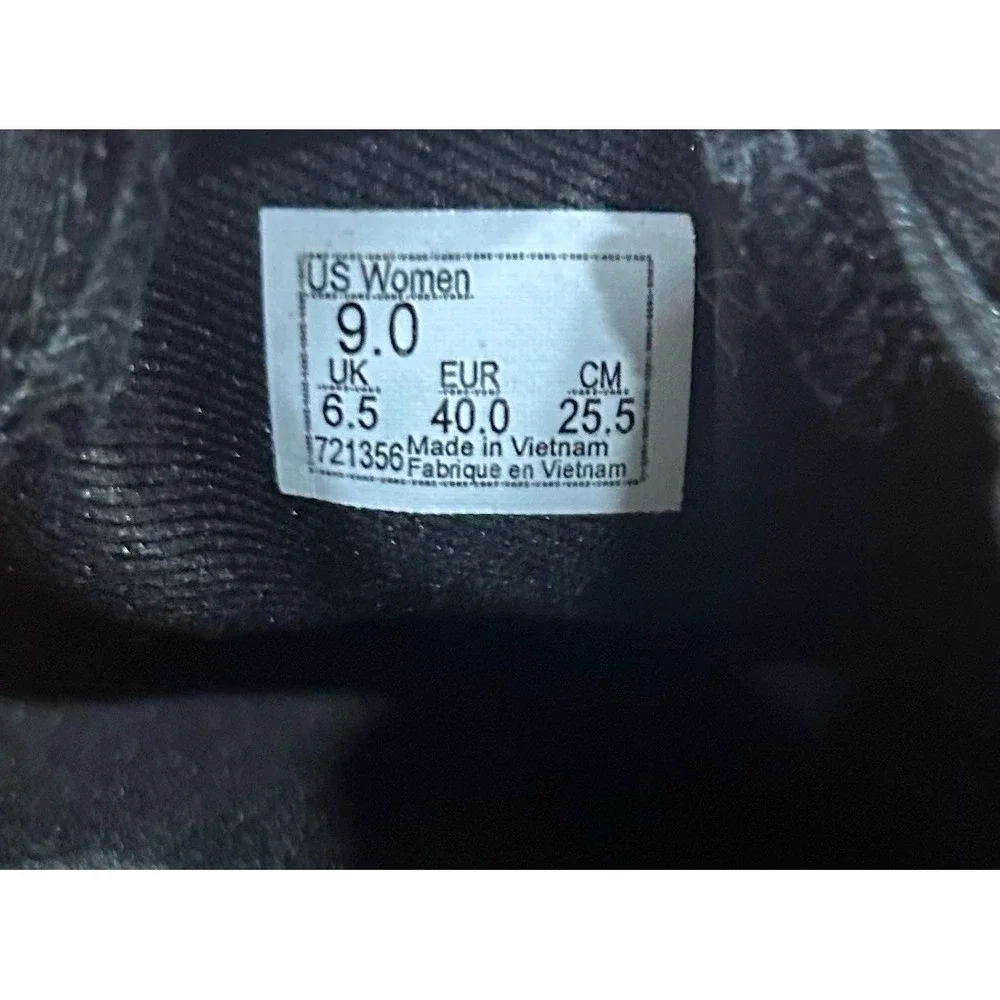 Vans Asher Classic Slip On Skate Shoes Blackout Triple Black  Wms 9 Barely Worn